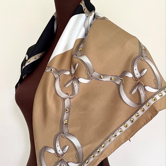 New Gucci Logo Chains Color-Block Black Beige Silk Scarf with Gucci Gift Box - Picture 6 of 12